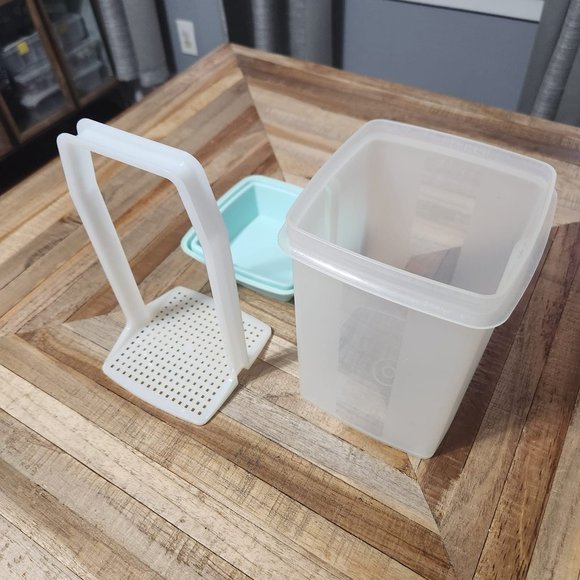 Tupperware 8 1/2 " tall Pick-A-Deli Pickle Keeper Aqua Mint Lid Insert 3 pc - Picture 4 of 6